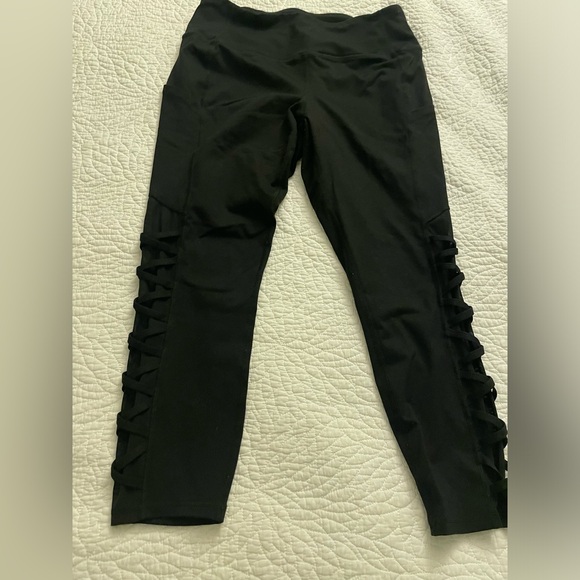 Womens Torrid Black Criss-Cross Lacing Legging Size 0 (Size 12) - Picture 2 of 8